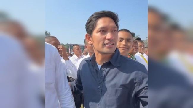 Ibnu Jamil saat menemui anaknya. [Instagram]